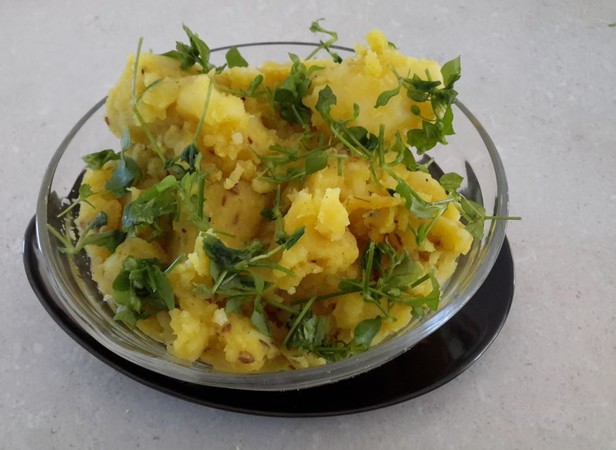 Rayaan's Dry Masala Potatoes